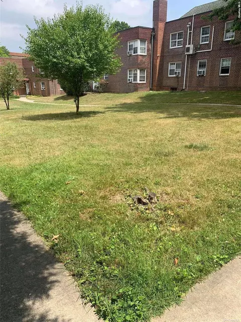 135-39 78 Ave #A, Kew Garden Hills, NY 11367