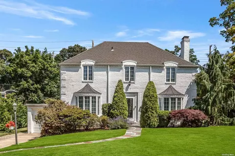 57 Old Mill Rd, Manhasset, NY 11030