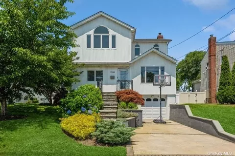 1749 Bernard St, Merrick, NY 11566