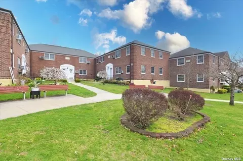 63-21 252nd St #1, Little Neck, NY 11362