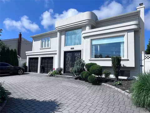 3038 Clubhouse Rd, Merrick, NY 11566