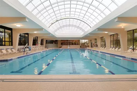 2 Bay Club Dr #17F, Bayside, NY 11360