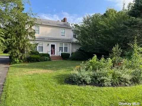 99 Main Rd, Riverhead, NY 11901