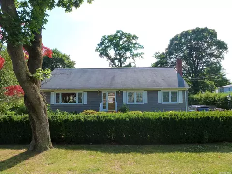 59 Kelsey Ave, Huntington Station, NY 11746