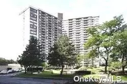 2 Bay Club Dr #17Z1, Bayside, NY 11360