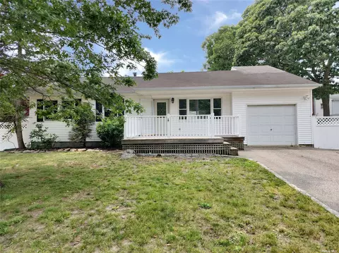 54 Van Buren, Mastic, NY 11950