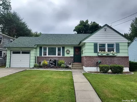 1342 Menard St, Uniondale, NY 11553