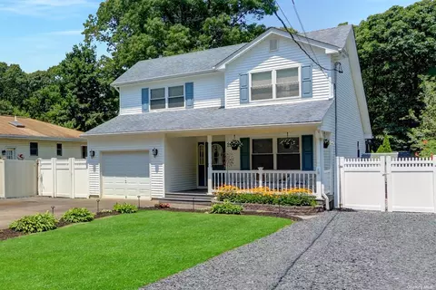 35 Champlin St # a, Lake Ronkonkoma, NY 11779