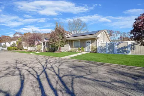 1136 William Floyd Pkwy, Shirley, NY 11967