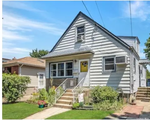 135 Casper St, Valley Stream, NY 11580