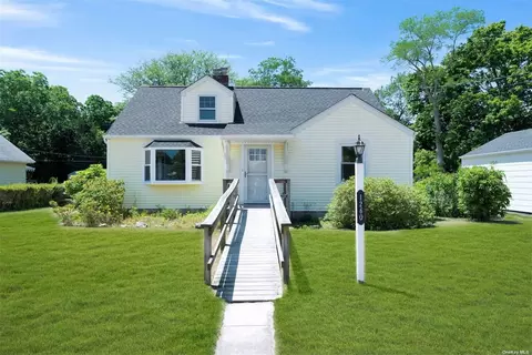 1260 Bay Ave, Mattituck, NY 11952
