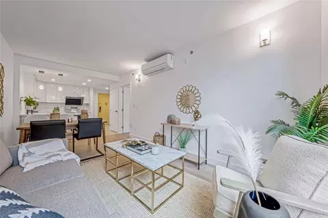 52-16 Roosevelt Ave #2C, Woodside, NY 11377
