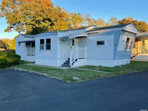 6 John Ln # a, Aquebogue, NY 11931