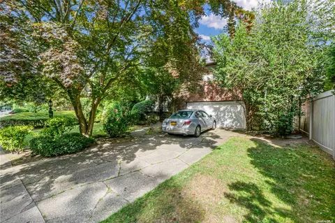 671 N Village Ave, Rockville Centre, NY 11570