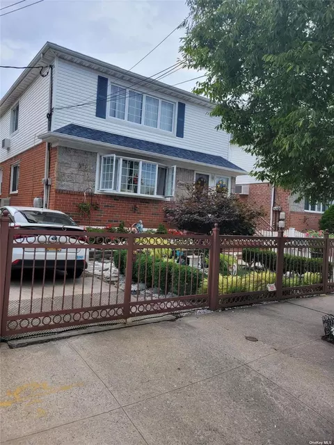 133-50 124th St, South Ozone Park, NY 11420