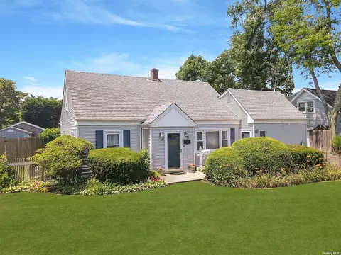 164 Cedar Ave, Islip, NY 11751