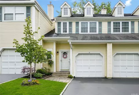 14 Chelsea Dr #14, Smithtown, NY 11787