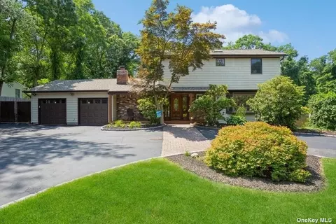 134 Rocky Point Landing Rd, Rocky Point, NY 11778