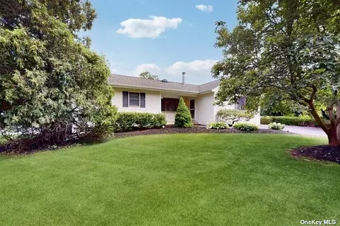 183 Beaver Dam Rd, Brookhaven, NY 11719