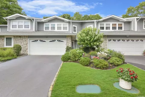 166 Colony Dr #166, Holbrook, NY 11741