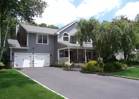 9 Club House Ct, East Setauket, NY 11733
