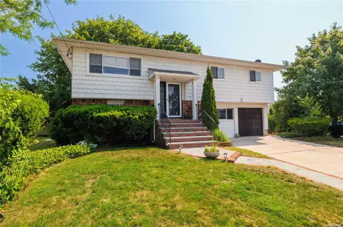 926 Phyllis Dr, Baldwin, NY 11510