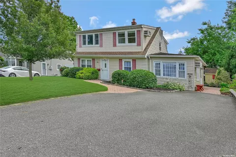 64 Morning Glory Rd, Levittown, NY 11756