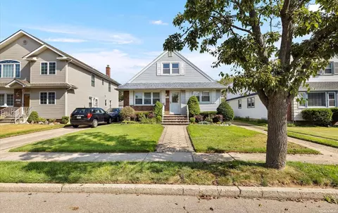 1023 Whittier Ave, New Hyde Park, NY 11040