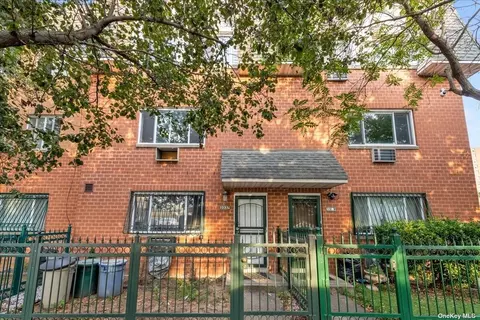 33-37 13th St, Long Island City, NY 11106