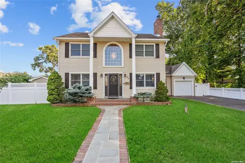 58 Pittsburgh Ave, Massapequa, NY 11758