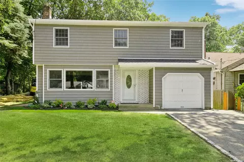 160 E 23rd St, Huntington Station, NY 11746
