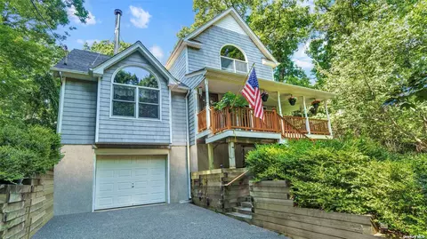 1645 Bayview Ave, Mattituck, NY 11952