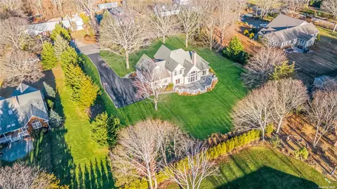 2020 Stillwater Ave, Cutchogue, NY 11935