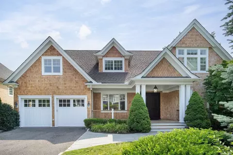 7 Shore Ct, Huntington, NY 11743