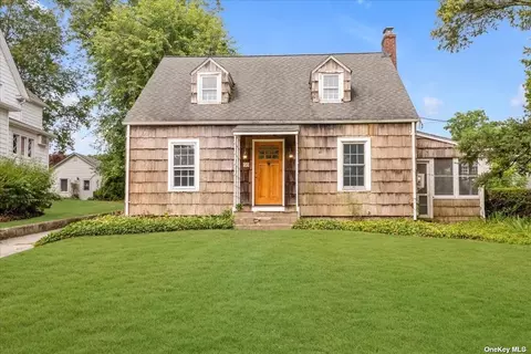 59 Soundview Dr, Huntington Bay, NY 11743