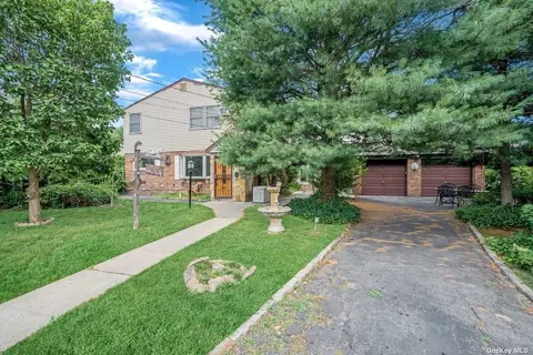 184 Elzey Ave, Elmont, NY 11003
