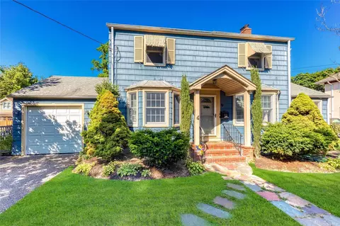 19 Community Rd, Bay Shore, NY 11706