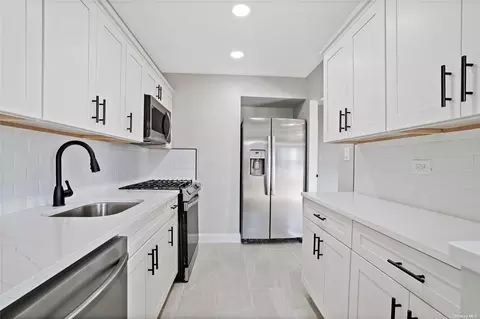 84-29 155th Ave #4E, Howard Beach, NY 11414
