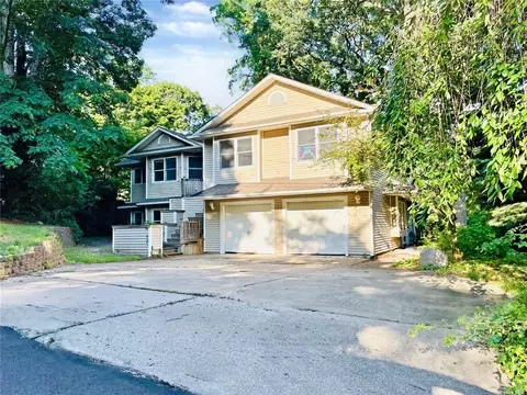 7 Cold Spring Dr, Sound Beach, NY 11789