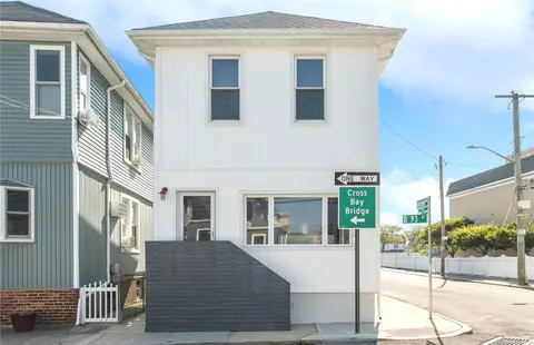 159 Beach 93rd St, Rockaway Beach, NY 11693