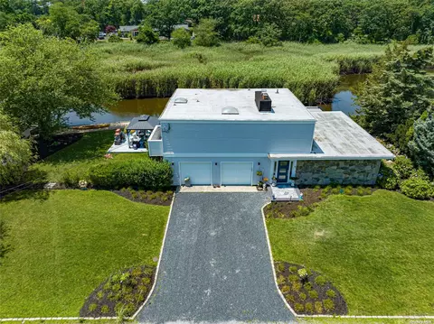 46 Roosevelt Blvd, Patchogue, NY 11772