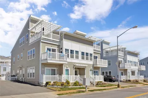65-10 Beach Front Rd, Arverne, NY 11692