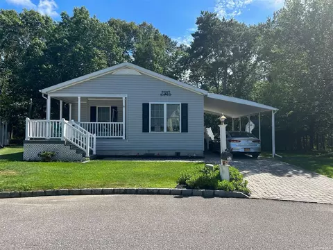 1661-524 Old Country Rd, Riverhead, NY 11901