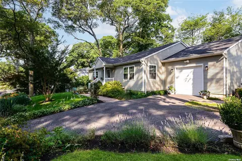 9 Mayflower, Centerport, NY 11721