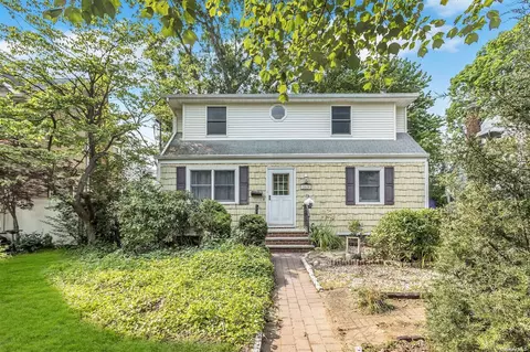 168 Hamilton Ave, Massapequa, NY 11758
