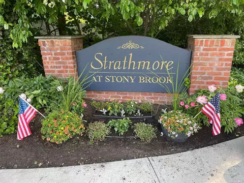 4 Shadetree Ct, Stony Brook, NY 11790