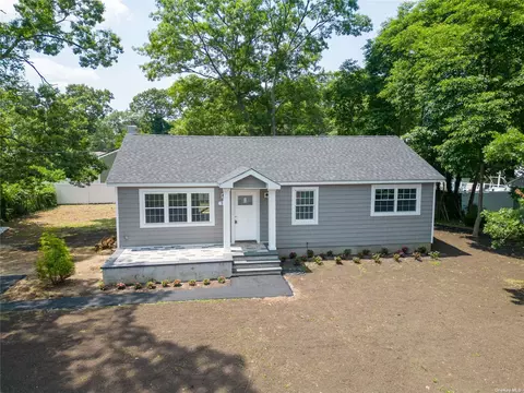 50 Rockland Ave, West Babylon, NY 11704