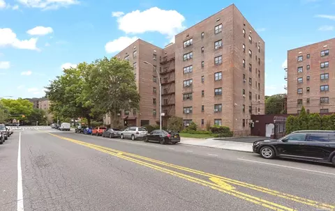 2930 138 St #4B, Flushing, NY 11354