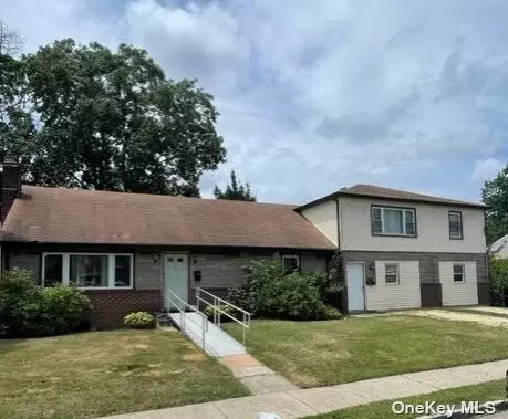 225 State St, Westbury, NY 11590