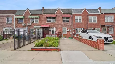 132-06 101st St, Ozone Park, NY 11417
